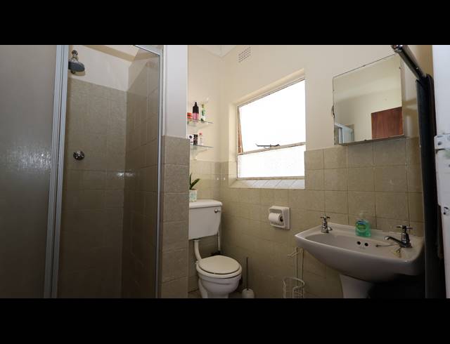 3 BEDROOM FREESTANDING FOR SALE IN BERTON PARK